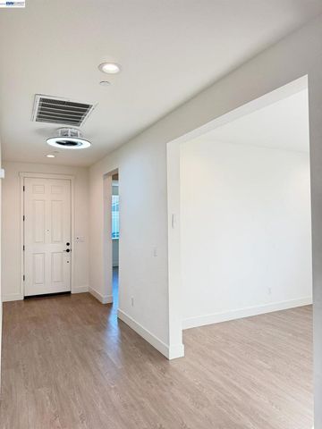 619 Heathridge Street, Manteca, CA 95336