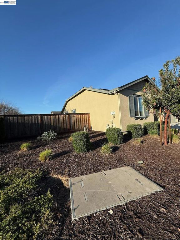 619 Heathridge Street, Manteca, CA 95336