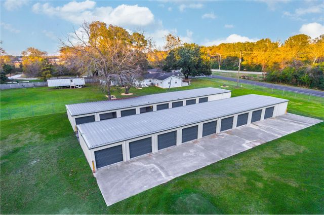 1609 Lakeland Drive, Liberty, TX 77575