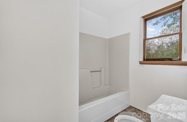 1371 Jackson Loop Road, Flat Rock, NC 28731