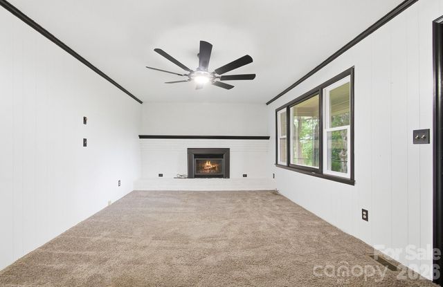 1371 Jackson Loop Road, Flat Rock, NC 28731