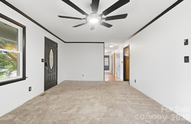 1371 Jackson Loop Road, Flat Rock, NC 28731