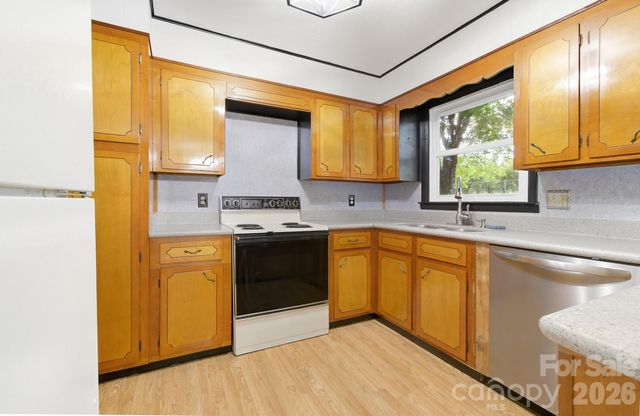 1371 Jackson Loop Road, Flat Rock, NC 28731