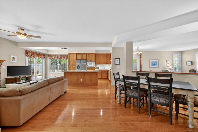 111 Hingham Squ, Folsom, CA 95630