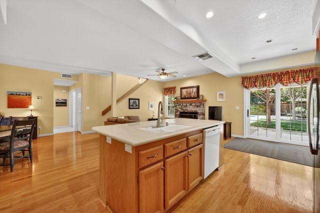 111 Hingham Squ, Folsom, CA 95630