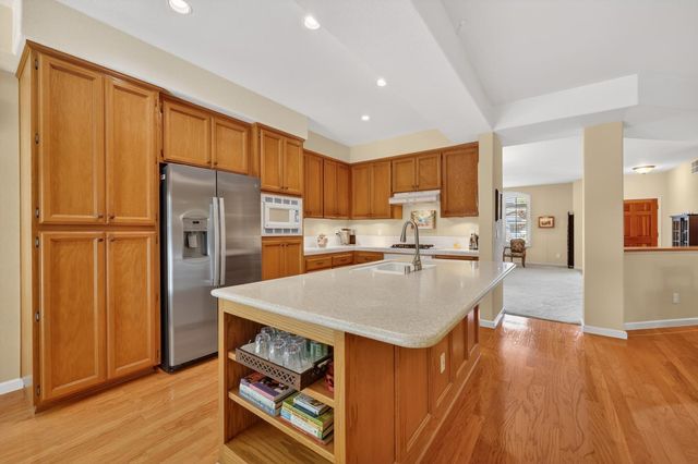 111 Hingham Squ, Folsom, CA 95630