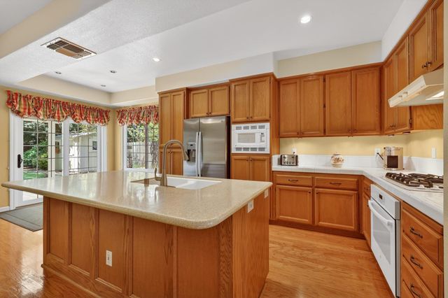 111 Hingham Squ, Folsom, CA 95630