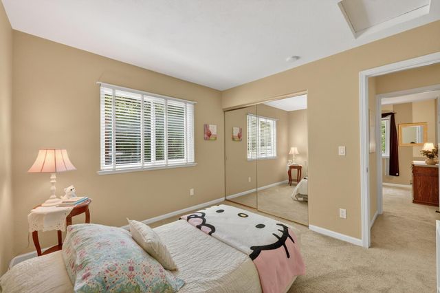 111 Hingham Squ, Folsom, CA 95630