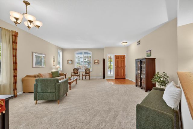 111 Hingham Squ, Folsom, CA 95630