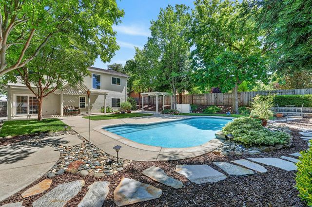 111 Hingham Squ, Folsom, CA 95630