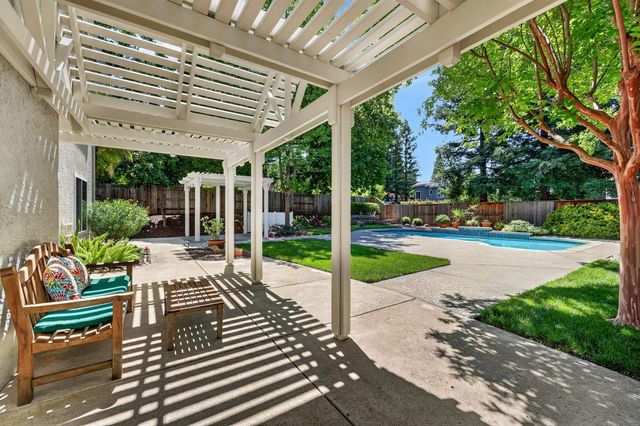 111 Hingham Squ, Folsom, CA 95630