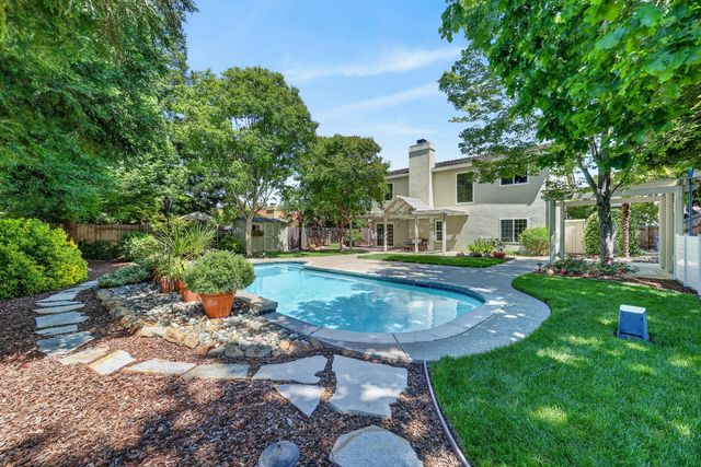 111 Hingham Squ, Folsom, CA 95630