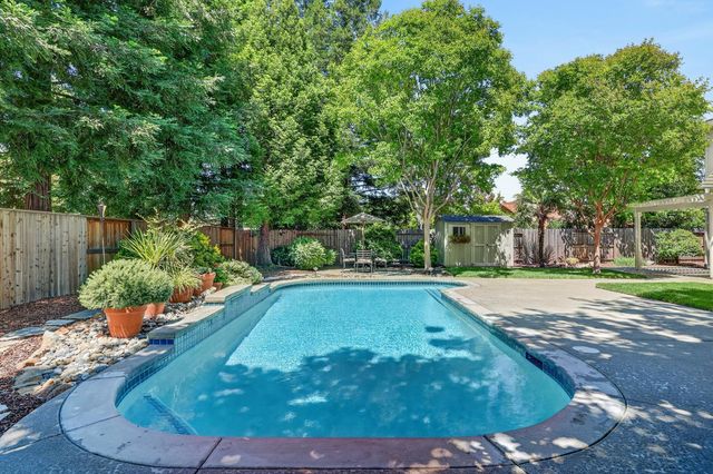 111 Hingham Squ, Folsom, CA 95630