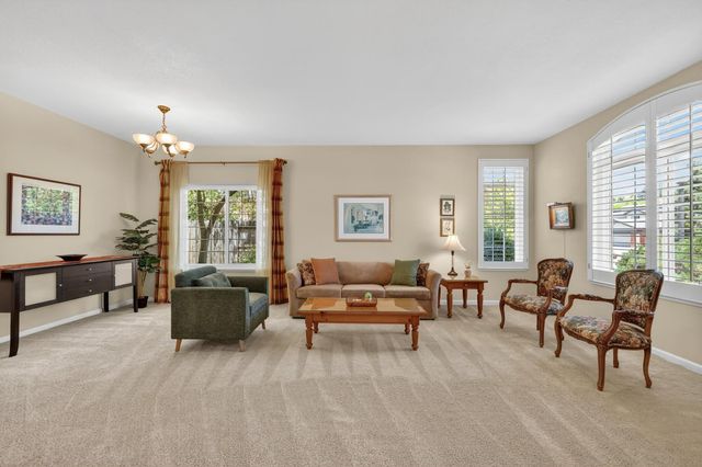 111 Hingham Squ, Folsom, CA 95630