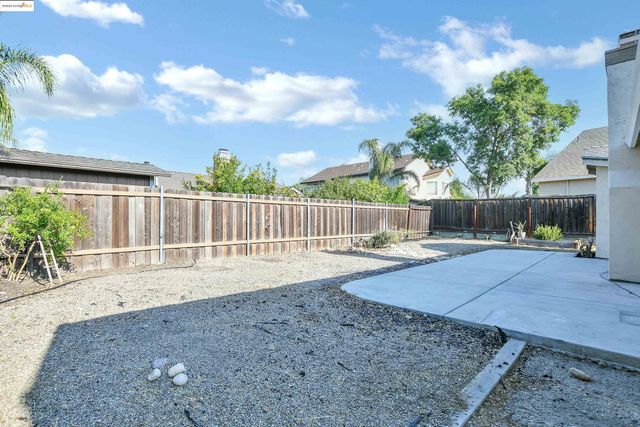 315 Helena Ct, Oakley, CA 94561