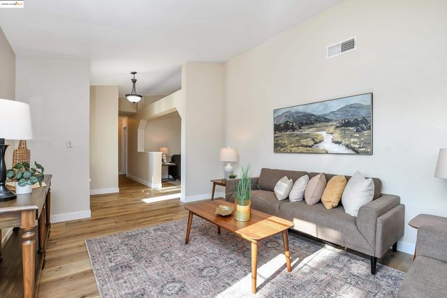 315 Helena Ct, Oakley, CA 94561