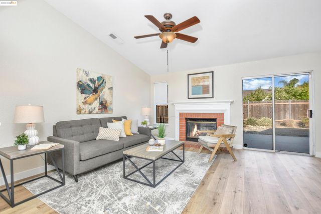 315 Helena Ct, Oakley, CA 94561