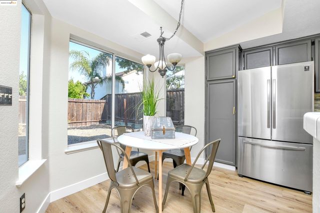 315 Helena Ct, Oakley, CA 94561