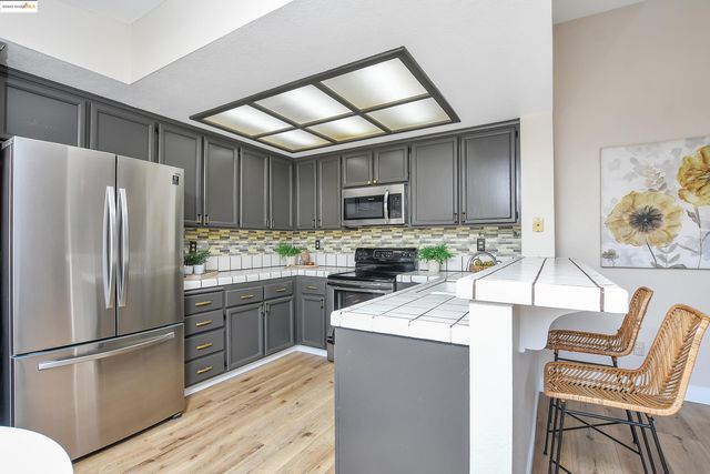 315 Helena Ct, Oakley, CA 94561