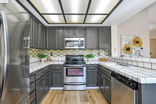 315 Helena Ct, Oakley, CA 94561