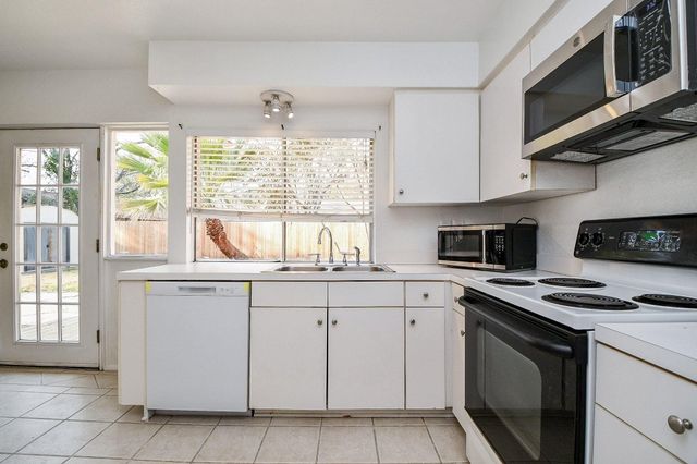 13730 Shirebrook Drive, Sugar Land, TX 77498