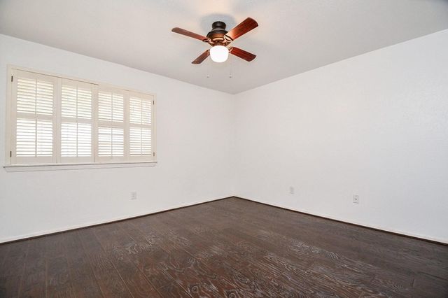 13730 Shirebrook Drive, Sugar Land, TX 77498