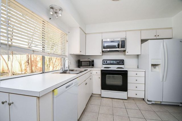 13730 Shirebrook Drive, Sugar Land, TX 77498