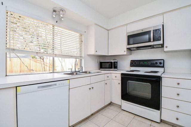 13730 Shirebrook Drive, Sugar Land, TX 77498