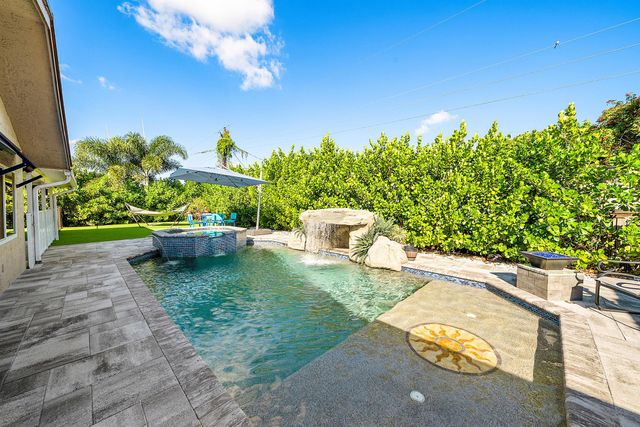 74 W Palmetto Road, Lake Worth, FL 33467