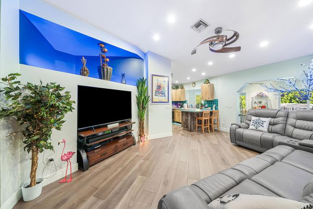 74 W Palmetto Road, Lake Worth, FL 33467