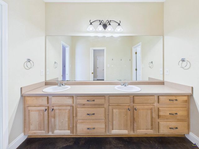 115 Dora Lane, Byron, GA 31008