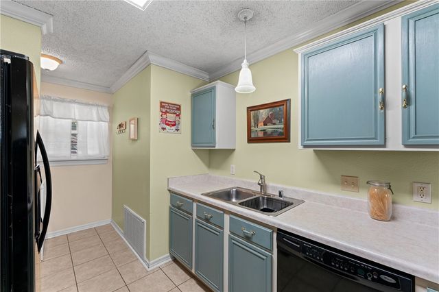2224 S Brandi Drive, Fayetteville, AR 72701