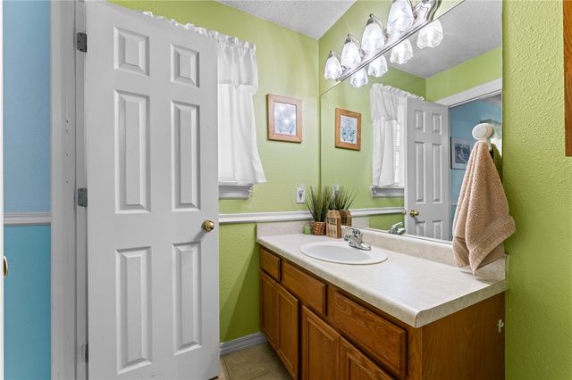 2224 S Brandi Drive, Fayetteville, AR 72701