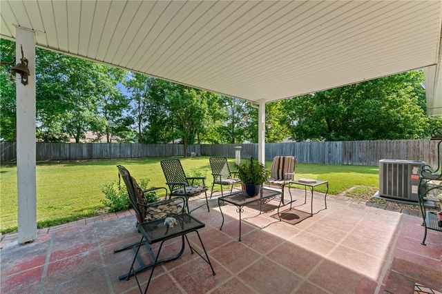 2224 S Brandi Drive, Fayetteville, AR 72701