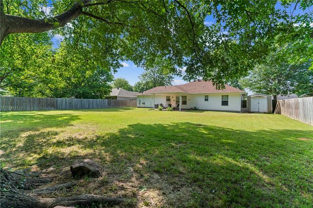 2224 S Brandi Drive, Fayetteville, AR 72701