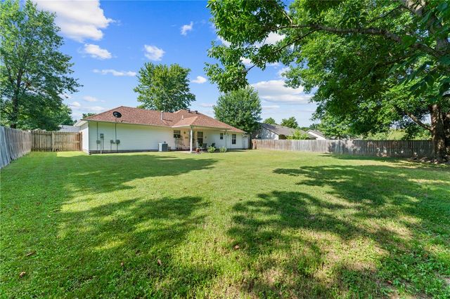 2224 S Brandi Drive, Fayetteville, AR 72701