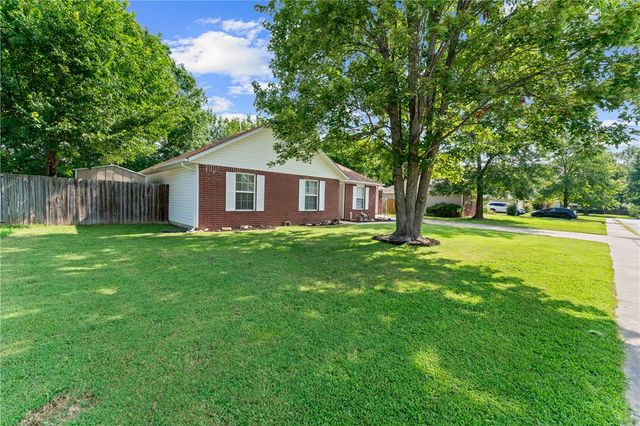 2224 S Brandi Drive, Fayetteville, AR 72701