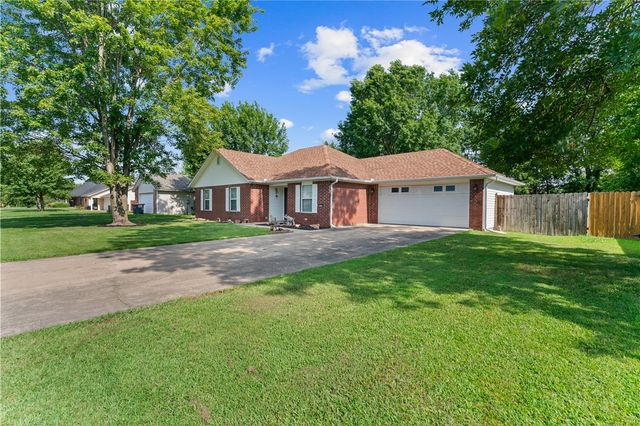 2224 S Brandi Drive, Fayetteville, AR 72701