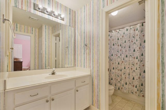 12903 Ryaneagles Circle, Houston, TX 77044