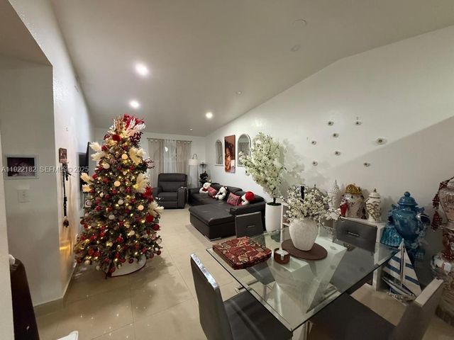 17652 NW 76th Ct 17652, Hialeah, FL 33015