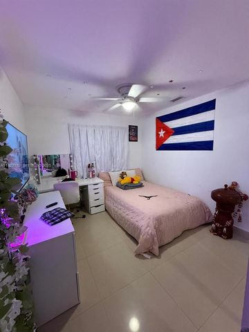 17652 NW 76th Ct 17652, Hialeah, FL 33015