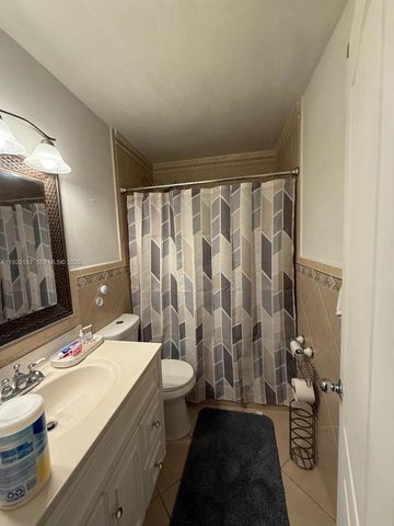 17652 NW 76th Ct 17652, Hialeah, FL 33015