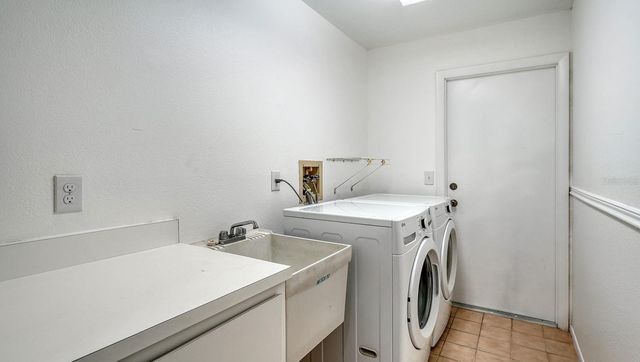 4368 KINGSTON LOOP, Sarasota, FL 34238