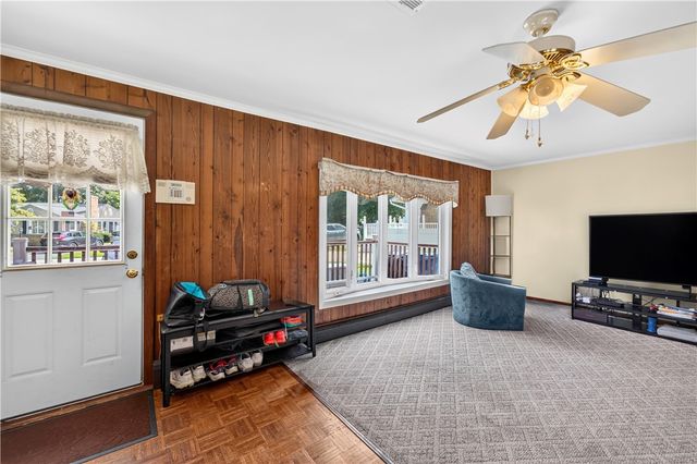 24 Crane Street, Warwick, RI 02889