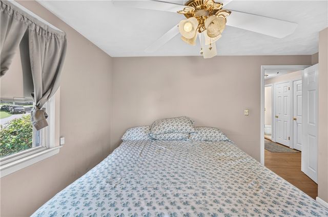 24 Crane Street, Warwick, RI 02889