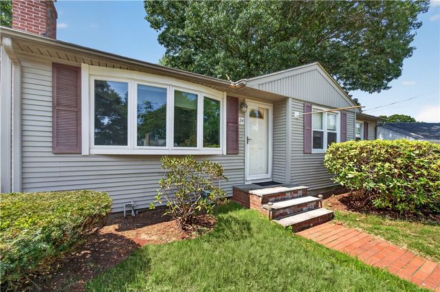 24 Crane Street, Warwick, RI 02889