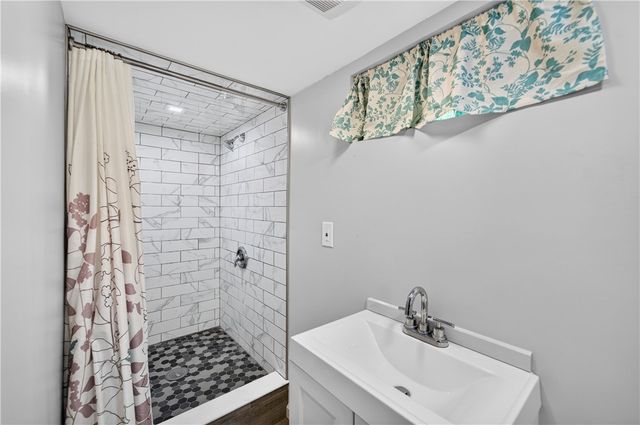 24 Crane Street, Warwick, RI 02889