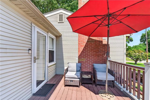 24 Crane Street, Warwick, RI 02889