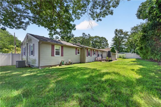 24 Crane Street, Warwick, RI 02889