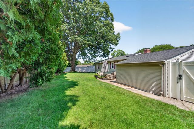 24 Crane Street, Warwick, RI 02889